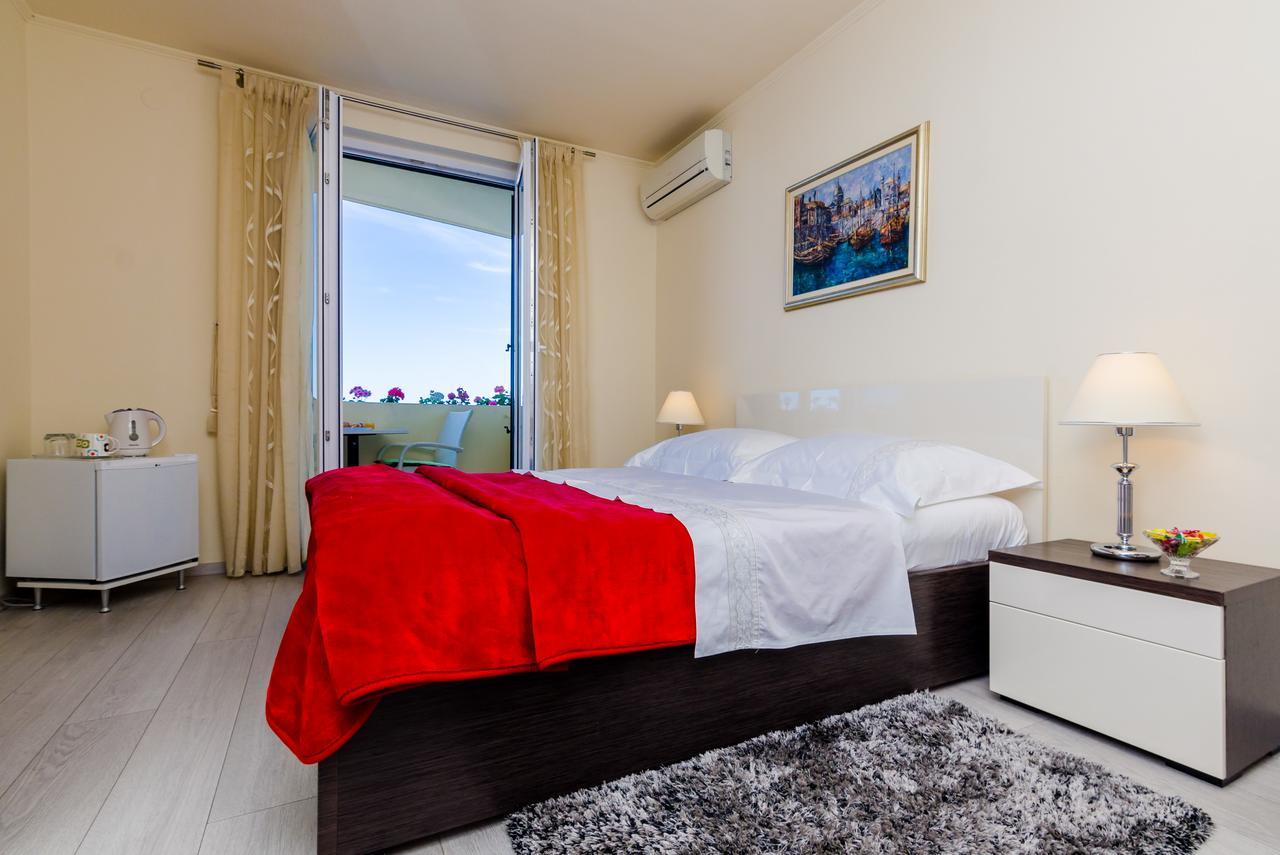 Deluxe Sunset Room, View Of The Old Town Dubrovnik Exterior photo